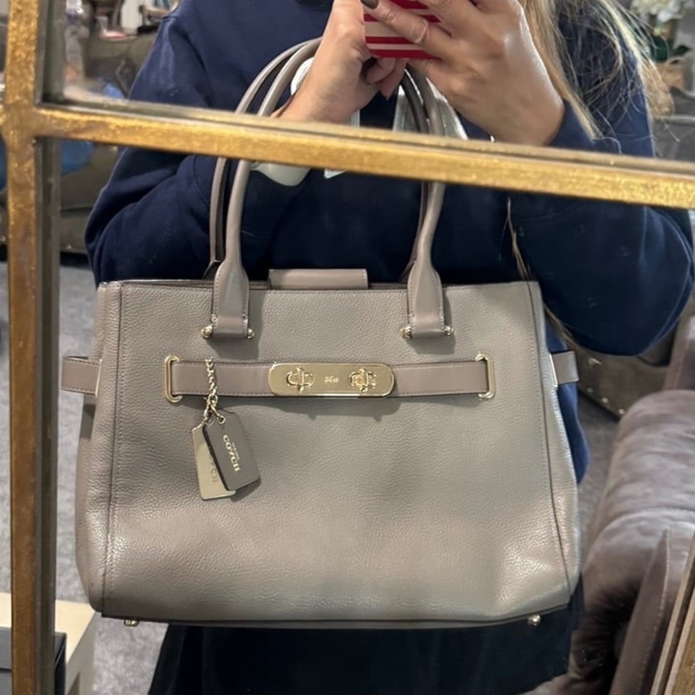 BNWT Coach Pebble Leather Swagger Carryall Satchel Handbag Light Gold/Fog